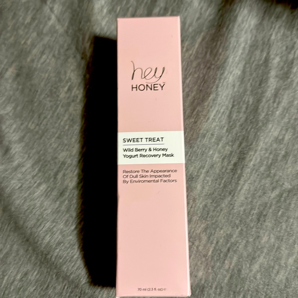 SWEET TREAT - Wild Berry & Honey Yogurt Recovery Mask
